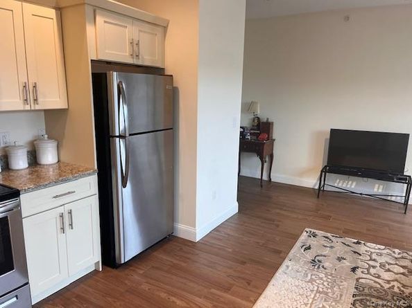 333 W Montauk Highway 1, Lindenhurst NY 11757