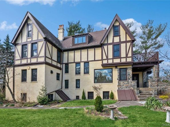 180-24 Grand Central Parkway, Jamaica Estates NY 11432
