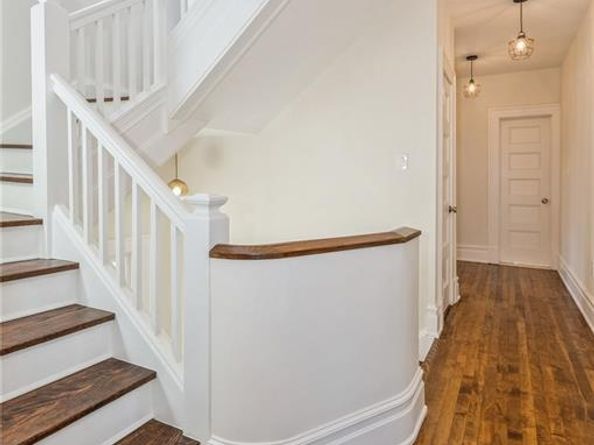 180-24 Grand Central Parkway, Jamaica Estates NY 11432