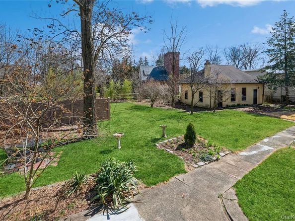 180-24 Grand Central Parkway, Jamaica Estates NY 11432