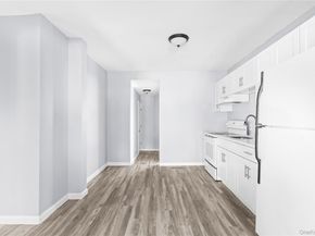 18 Central Parkway, Medford NY 11763