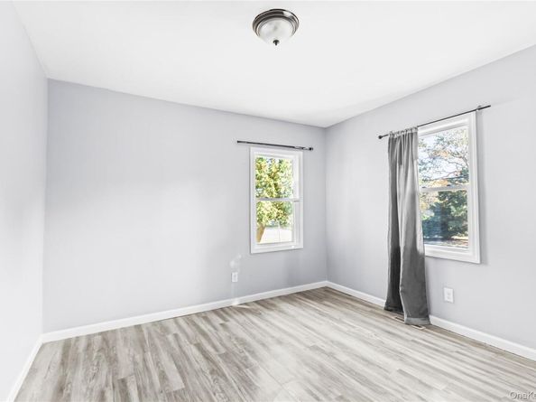 18 Central Parkway, Medford NY 11763