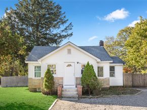 18 Central Parkway, Medford NY 11763