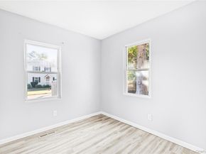 18 Central Parkway, Medford NY 11763