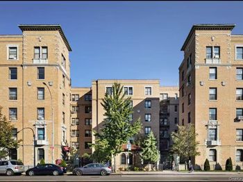 148-09 Northern Blvd