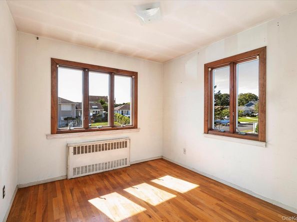 4057 Eve Drive, Seaford NY 11783