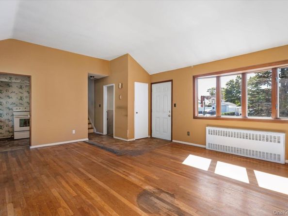 4057 Eve Drive, Seaford NY 11783