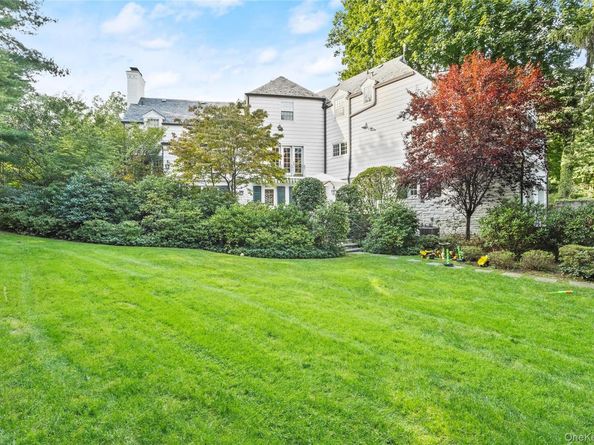 25 Moore Road, Bronxville NY 10708