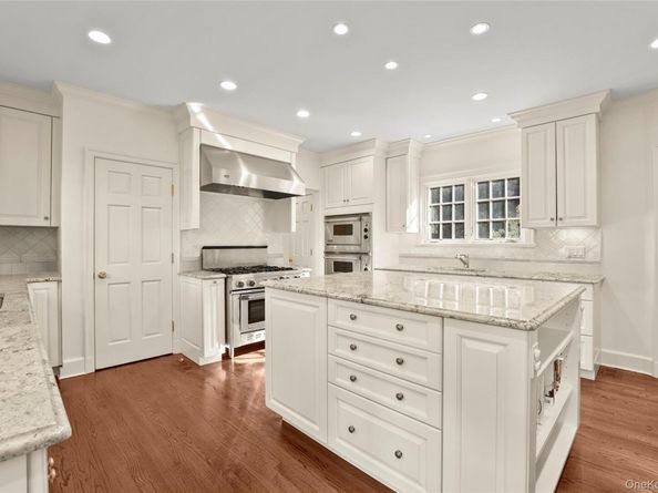 25 Moore Road, Bronxville NY 10708