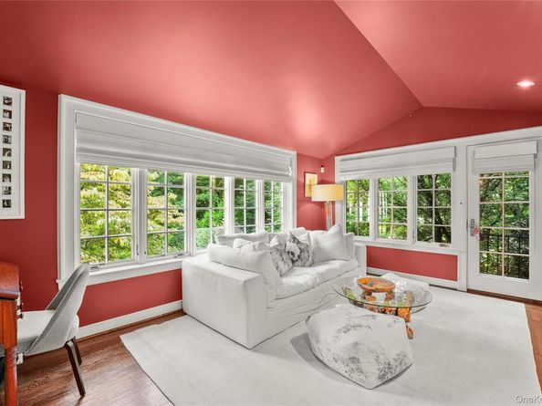 25 Moore Road, Bronxville NY 10708