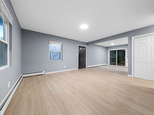 25 Nord Park Boulevard, Selden NY 11953