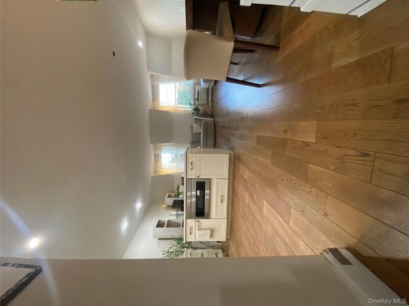 13-36 Robin Lane 70 U, Bayside NY 11360