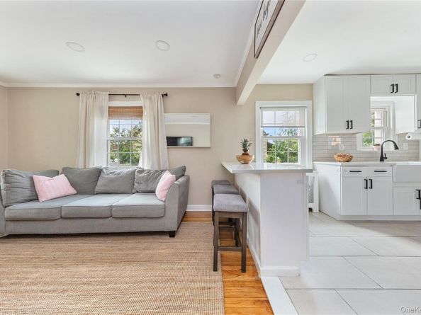 11 Dewitt Street, Valley Stream NY 11580