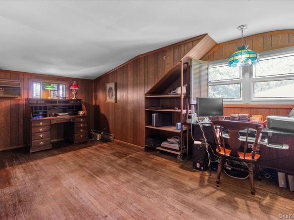 5 Woods Lane, Roslyn NY 11576