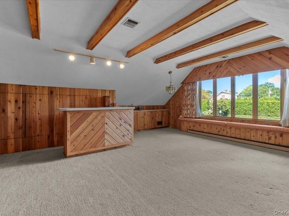 5 Woods Lane, Roslyn NY 11576