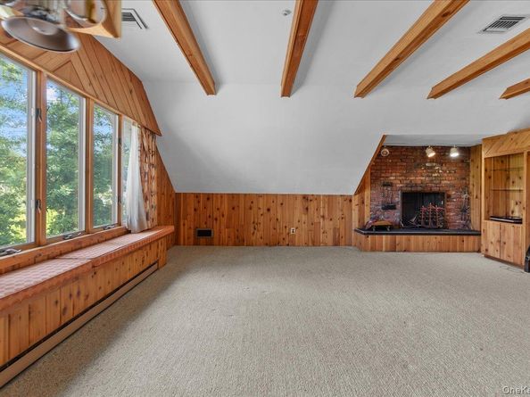 5 Woods Lane, Roslyn NY 11576