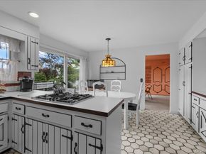 5 Woods Lane, Roslyn NY 11576