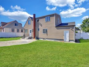 260 Cedar Court, Copiague NY 11726