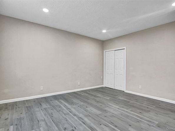 260 Cedar Court, Copiague NY 11726