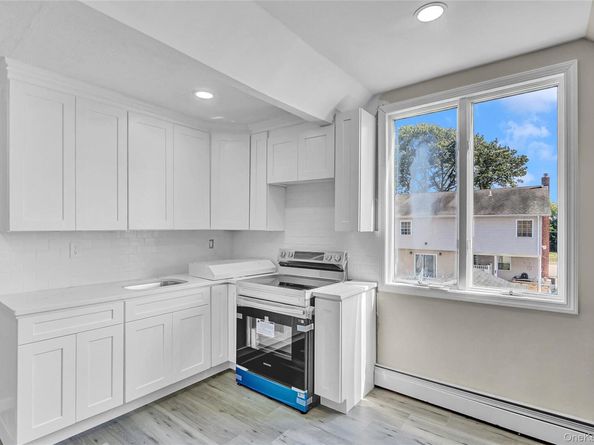 260 Cedar Court, Copiague NY 11726