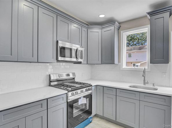 260 Cedar Court, Copiague NY 11726