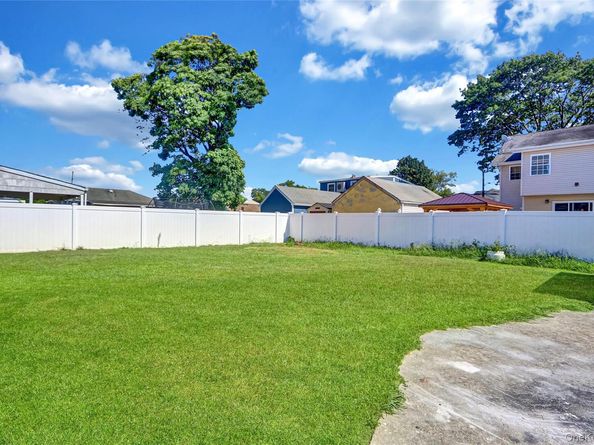 260 Cedar Court, Copiague NY 11726