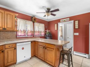 6 Downhill Lane, Wantagh NY 11793