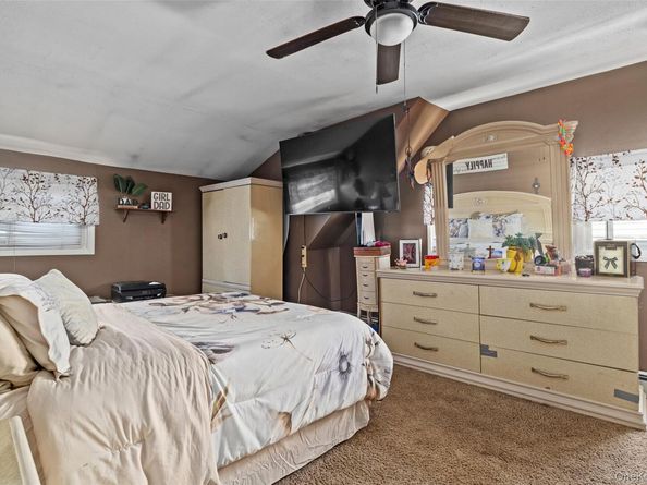 6 Downhill Lane, Wantagh NY 11793