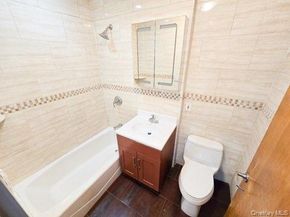 9508 65th Road 2C, Rego Park NY 11374