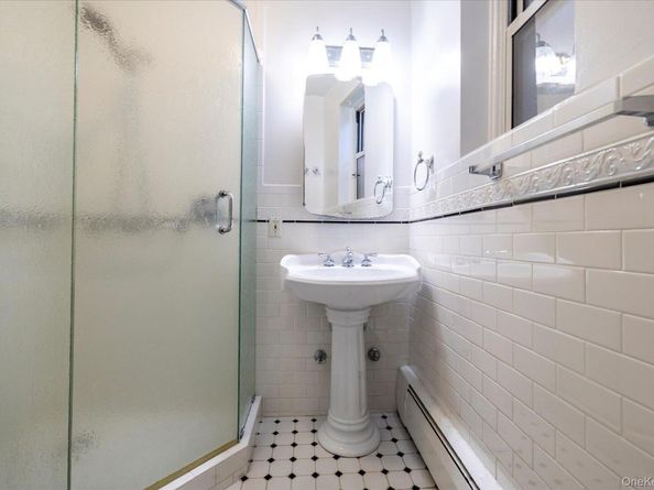 120 Morris Avenue A19, Rockville Centre NY 11570