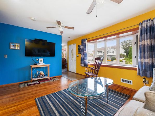 3 Vine Haven Lane, Commack NY 11725