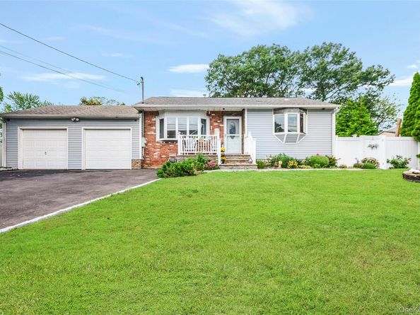3 Vine Haven Lane, Commack NY 11725