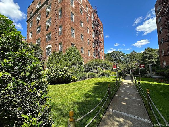77-15 113th Street 5J, Forest Hills NY 11375