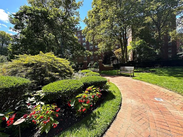 77-15 113th Street 5J, Forest Hills NY 11375