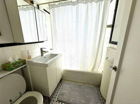 77-15 113th Street 5J, Forest Hills NY 11375