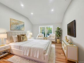 271 N Country Road, Smithtown NY 11787