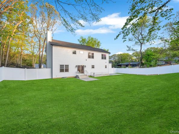 271 N Country Road, Smithtown NY 11787
