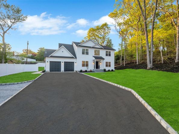 271 N Country Road, Smithtown NY 11787
