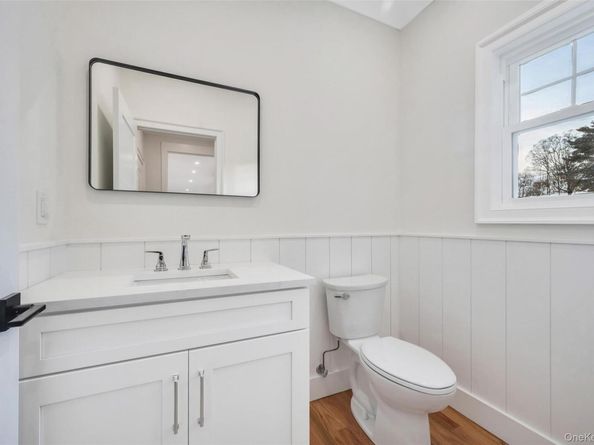 271 N Country Road, Smithtown NY 11787