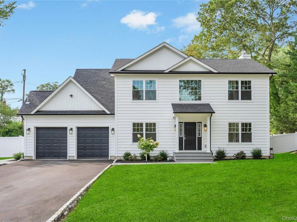 271 N Country Road, Smithtown NY 11787