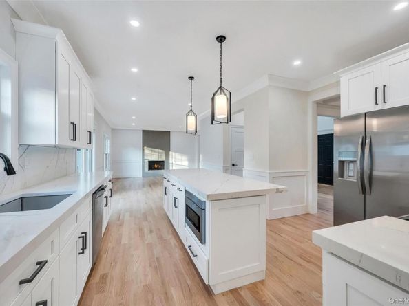 271 N Country Road, Smithtown NY 11787