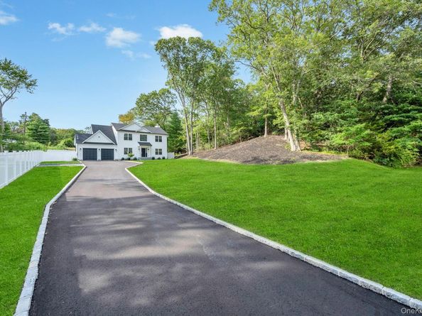 271 N Country Road, Smithtown NY 11787