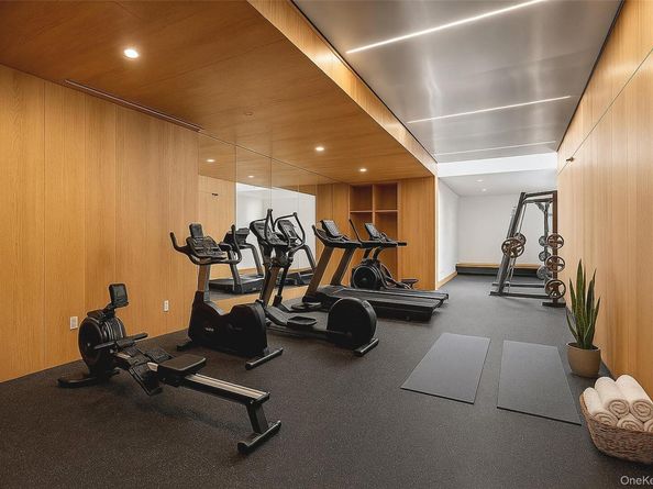 3005 Vernon Boulevard 2H, Astoria NY 11102