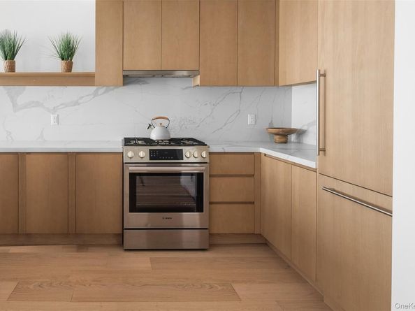 3005 Vernon Boulevard 2H, Astoria NY 11102
