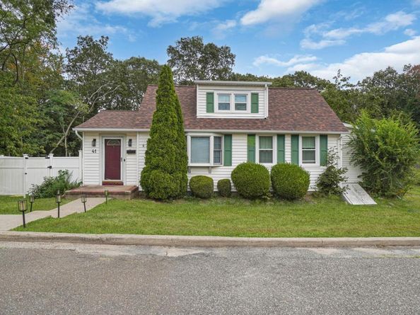 41 Lawrence Street, Farmingdale NY 11735