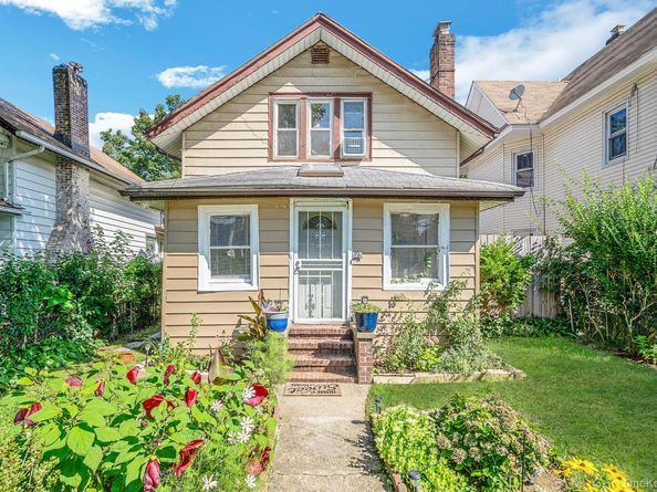 173 E Seaman Avenue, Freeport NY 11520