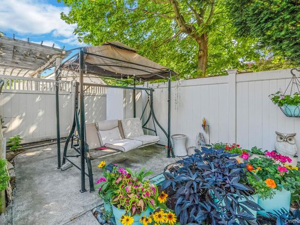 173 E Seaman Avenue, Freeport NY 11520