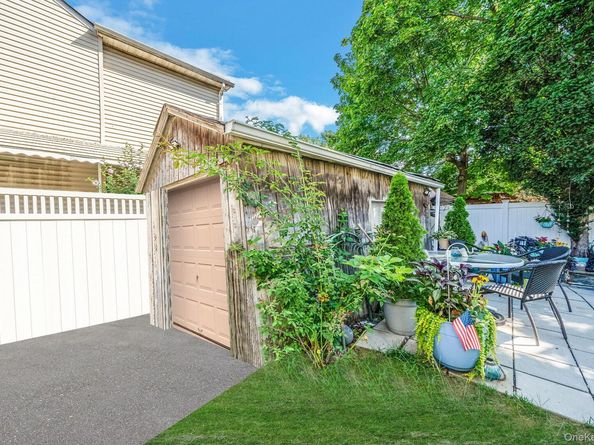173 E Seaman Avenue, Freeport NY 11520