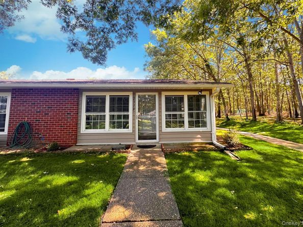 231 Blackpool Court F, Ridge NY 11961