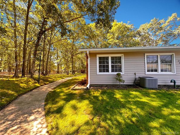 231 Blackpool Court F, Ridge NY 11961